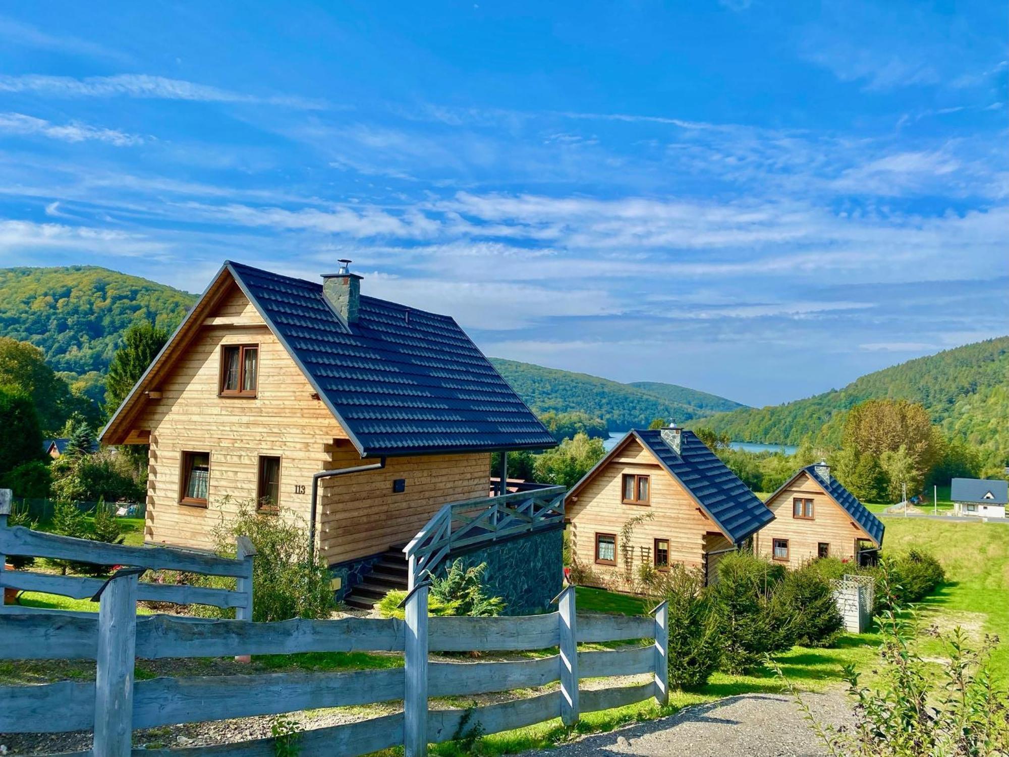 Domki Caloroczne Domkowstwo Bobrka Exterior foto